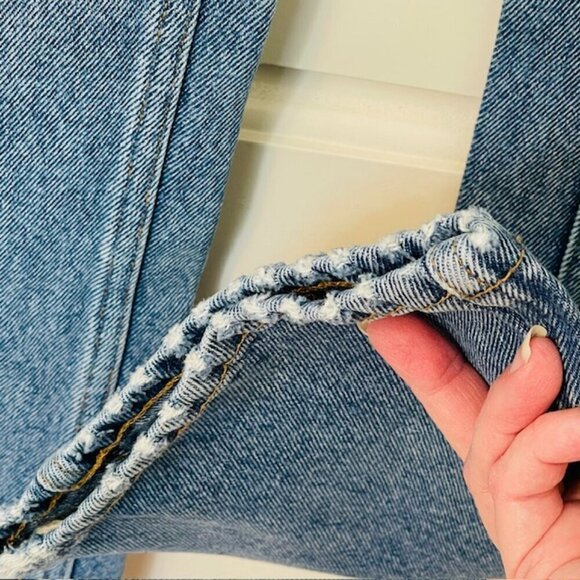RE/DONE 90s Distressed High Rise Loose in Destroyed Medium Blue Size 24 - Picture 10 of 16